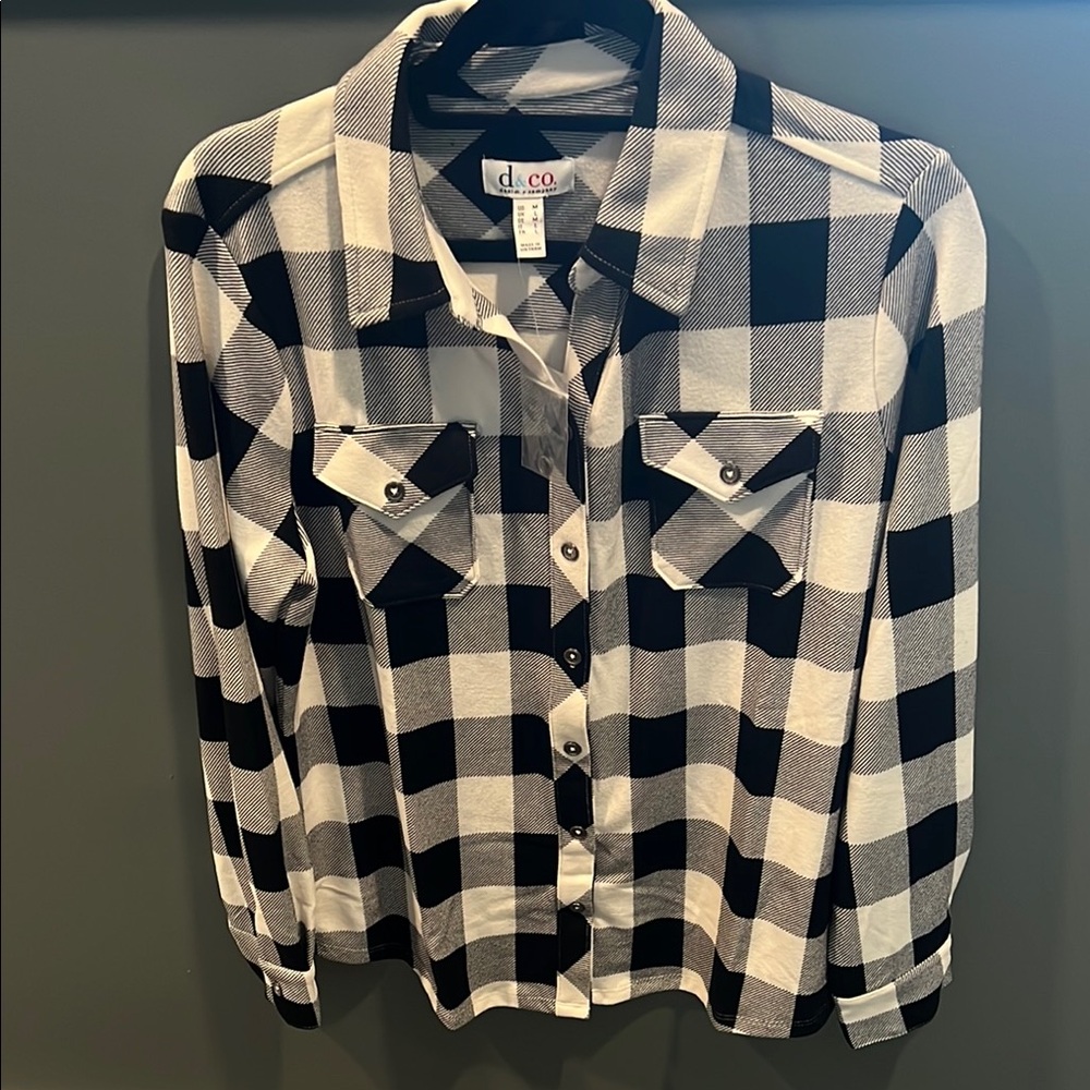 Denim&Co Black and White Relaxed Buttoned Top
